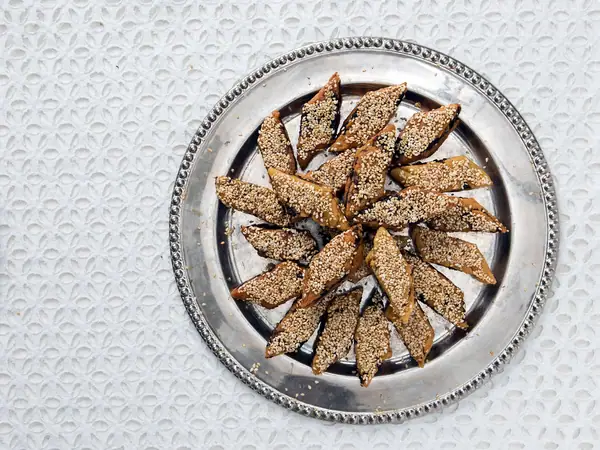 Makroud Recipe (Date-Filled Semolina Cookies)