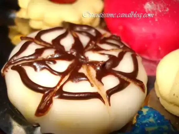 Recipe for Algerian mkhabez with flan and hazelnuts