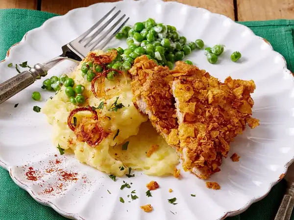 The taco breading is amazing: We could dive right into this crispy schnitzel!