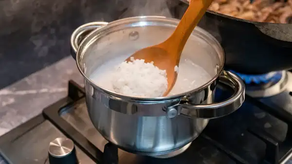 No broth, no fat: rice tastes even better if you add this to the cooking water
