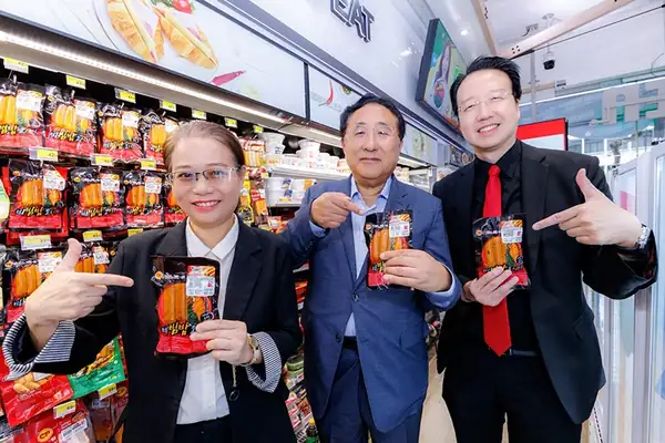 Enjoying bibimbap with sausage? Get ready for the unique K-food 'Bibimbap Sausage'