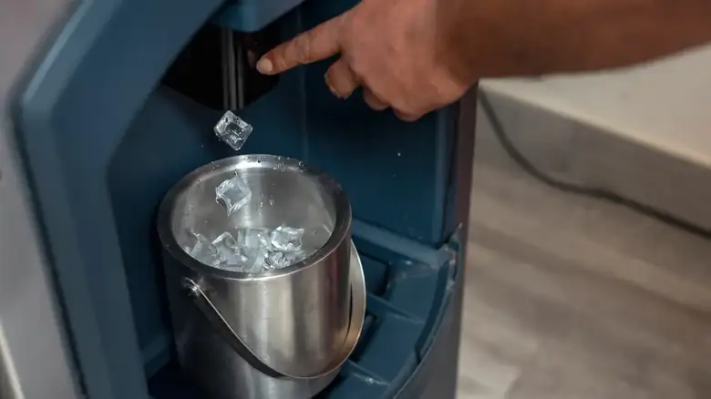 El ingenioso sistema de hielo que mantiene los condimentos fríos en cualquier reunión