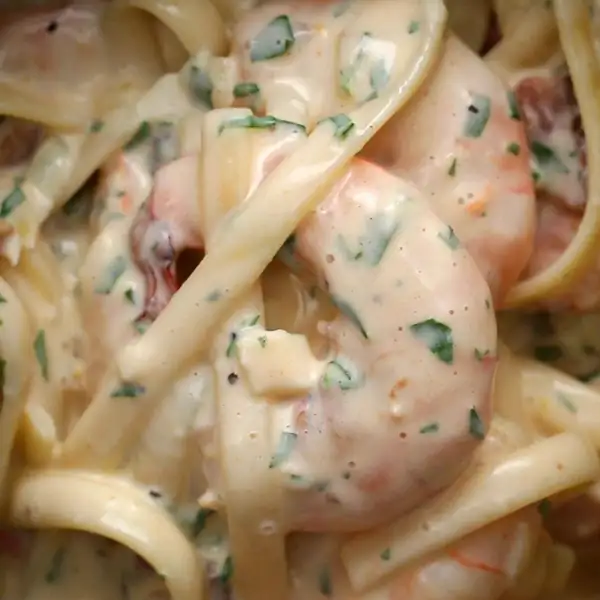 Garlic Shrimp Bacon Alfredo Recipe by Tasty