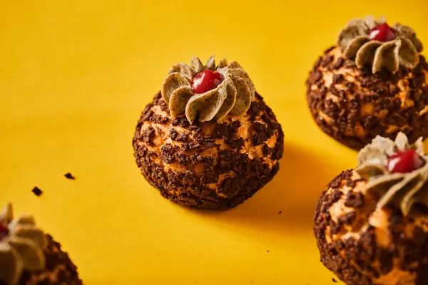 Raspberry-black sesame choux, the French burnt doughnut