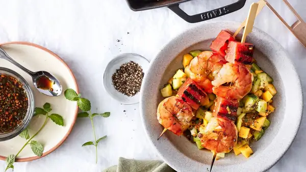 Fruity and fresh from the grill (or pan): Prawn and melon skewers with cucumber salad