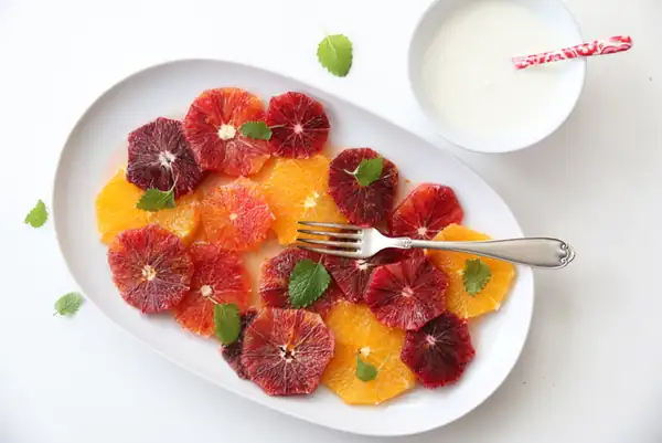Orange salad with honey cream