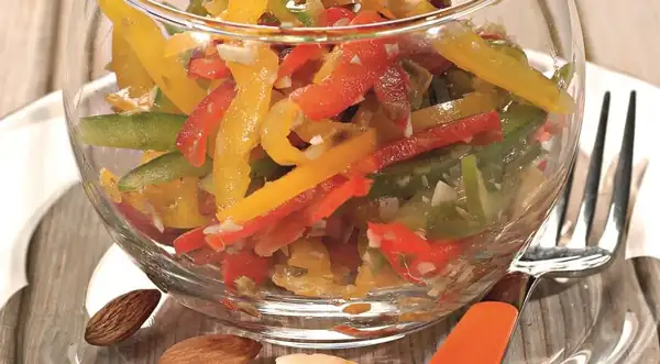 Sweet Pepper Salad with Spicy Dressing