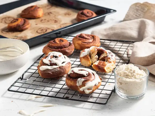 Yeast protein cinnamon rolls