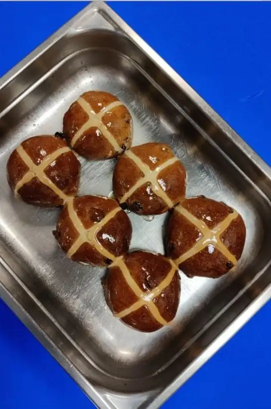 Poster Bakes crea bollos para una buena causa