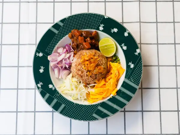 Bangkok Rice with Shrimp Paste and Sweet Pork (Khao Khluk Kapi)