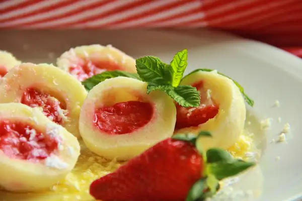The easiest cottage cheese dough for fruit dumplings (without eggs)