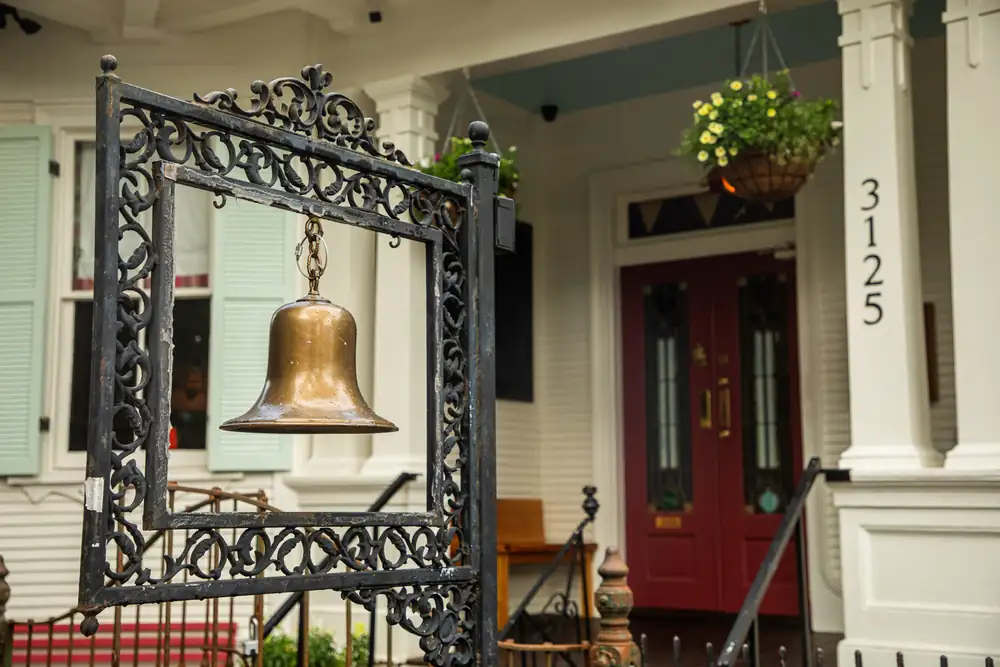 The Bell, a British-inspired pub, opens in New Orleans