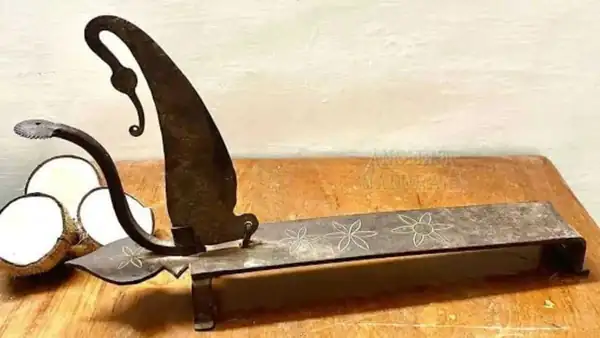 South Asian floor knives, a kitchen tool with a long history