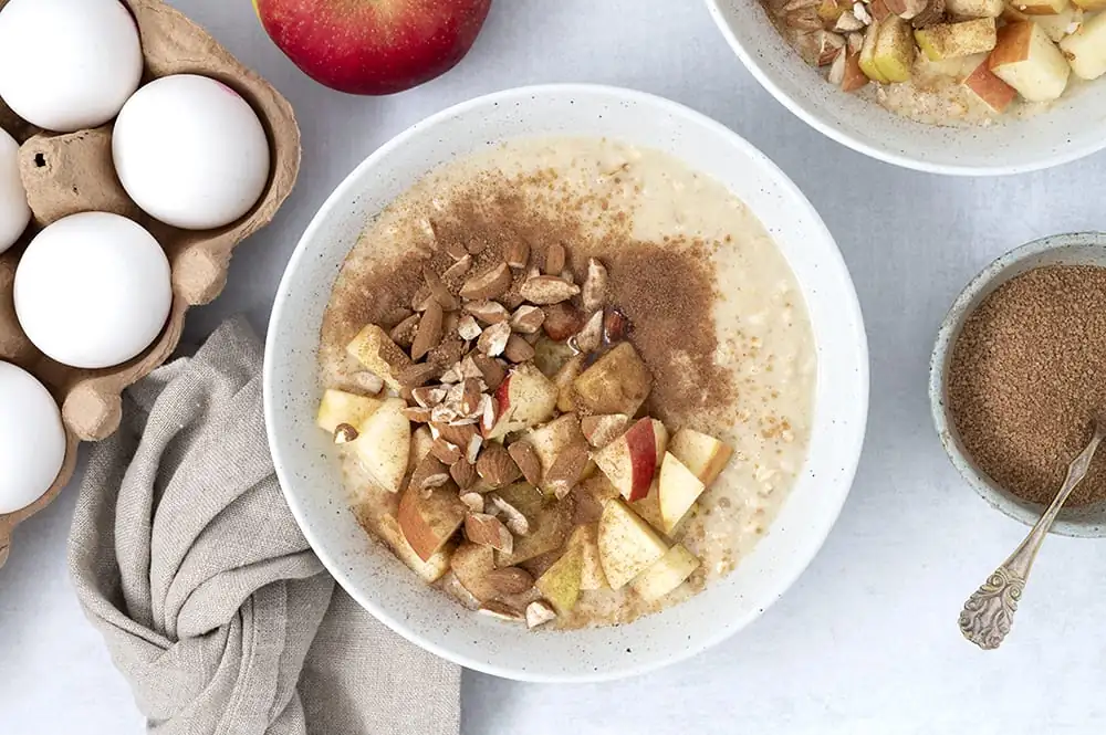 Avena con huevos: receta para unas gachas de avena sustanciosas y deliciosas